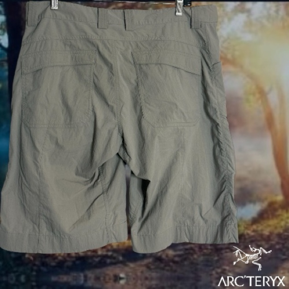 ARCTERYX MENS RAMPART LONG SZ 36 INSEAM 12 CARGO SHORTS.LIKE NEW CONDITION TAN - Picture 3 of 15